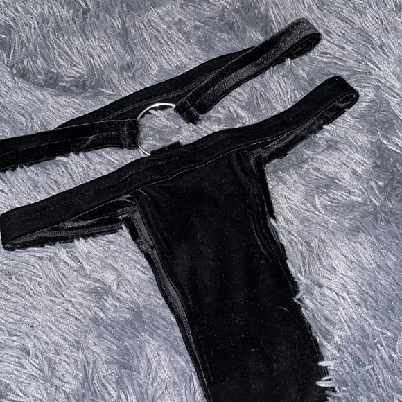 LittleBlackDiamond Velvet Rave Bottoms w/Silver Ring - Picture 2 of 3